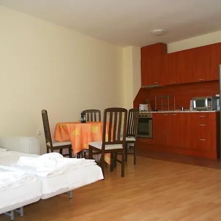 Golden Apartment *